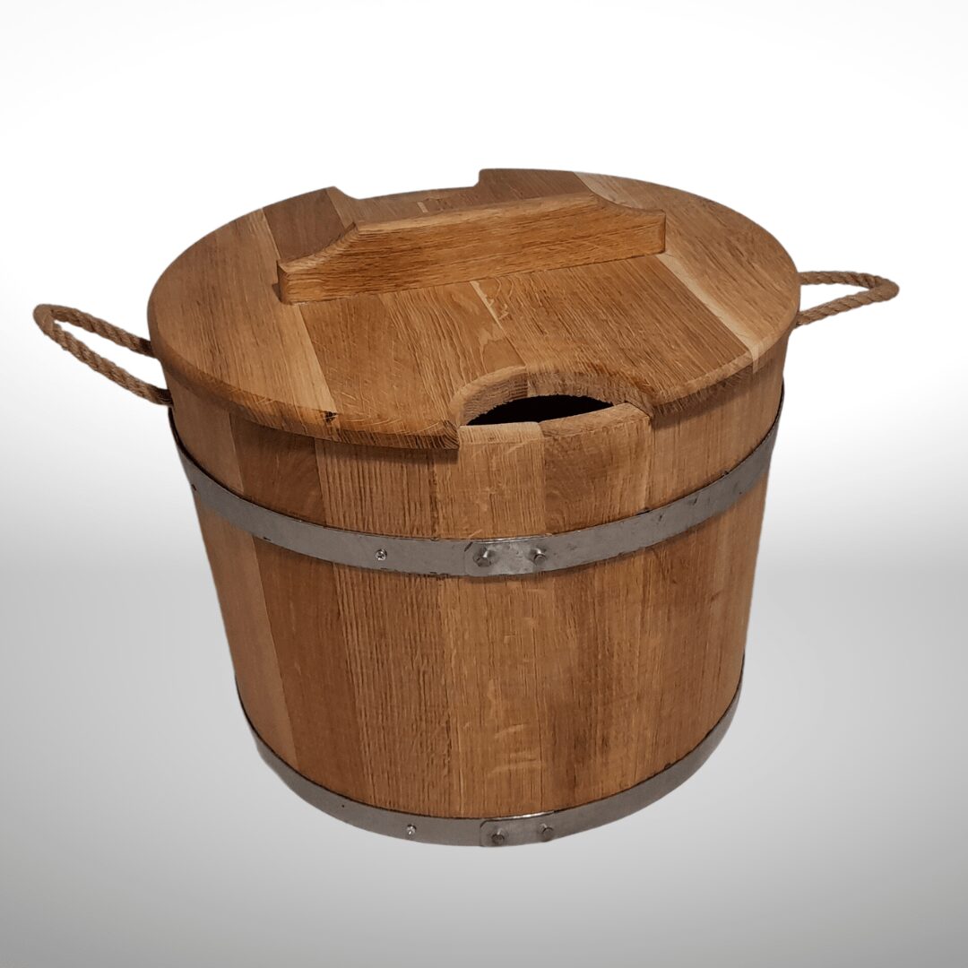 Steamer bucket with a lid, for 2 brooms, with 2 rope handles. 1 Steamer bucket with a lid, for 2 brooms, with 2 rope handles.