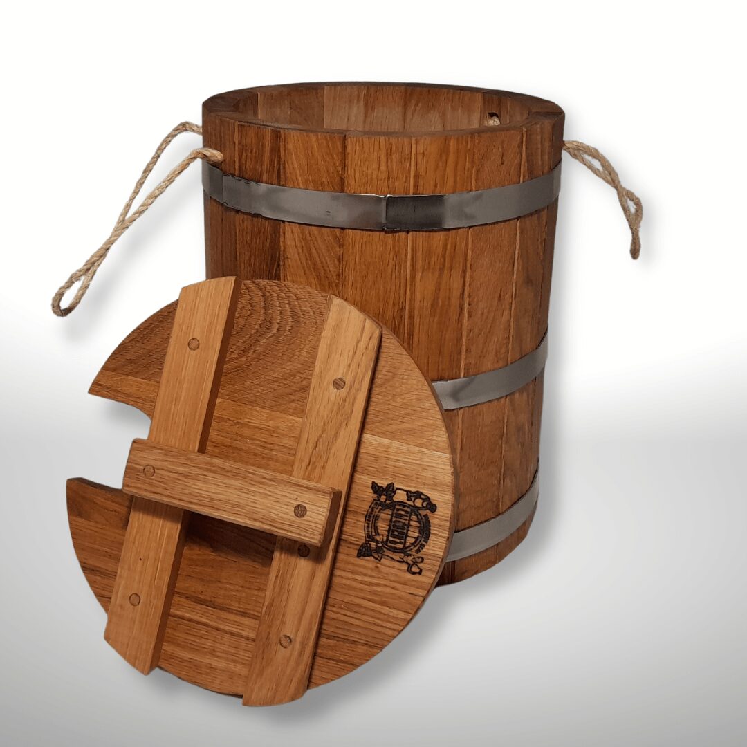 Steamer bucket for a broom with a lid 1 Steamer bucket for a broom with a lid